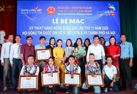 Đoàn sinh viên nhà trường đạt kết quả cao trong kỳ thi kỹ năng nghề quốc gia lần thứ 11 năm 2020 tổ chức tại Hà Nội